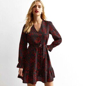 NWT New Look Black Heart Print V Neck Belted Mini Dress 2P